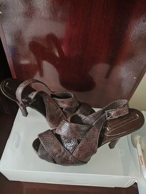 ✨BCBGMAXAZRIA Brown Genuine Leather Snakeskin Embossed Slingback Heels✨